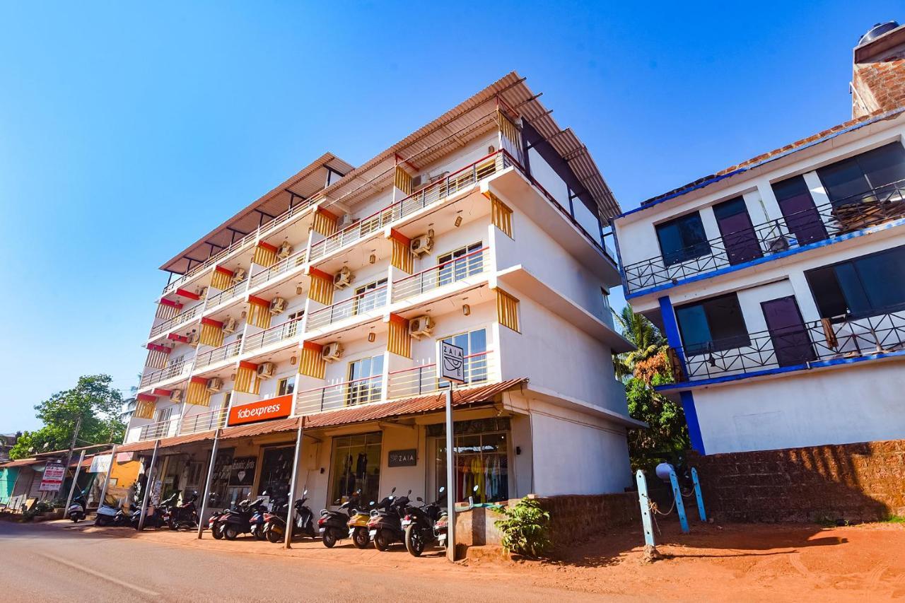 Fabexpress The Voyage Hotel Morjim Buitenkant foto