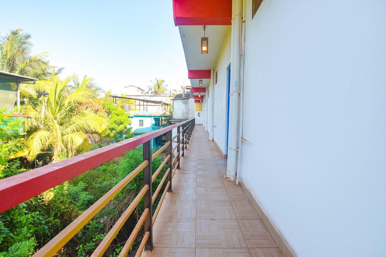 Fabexpress The Voyage Hotel Morjim Buitenkant foto