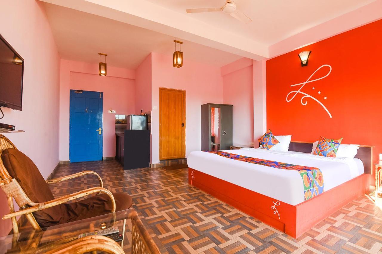 Fabexpress The Voyage Hotel Morjim Buitenkant foto
