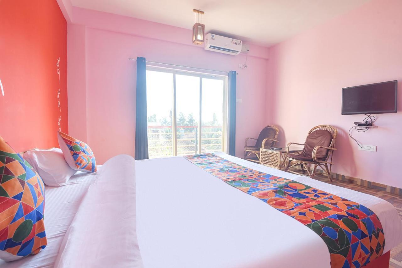 Fabexpress The Voyage Hotel Morjim Buitenkant foto